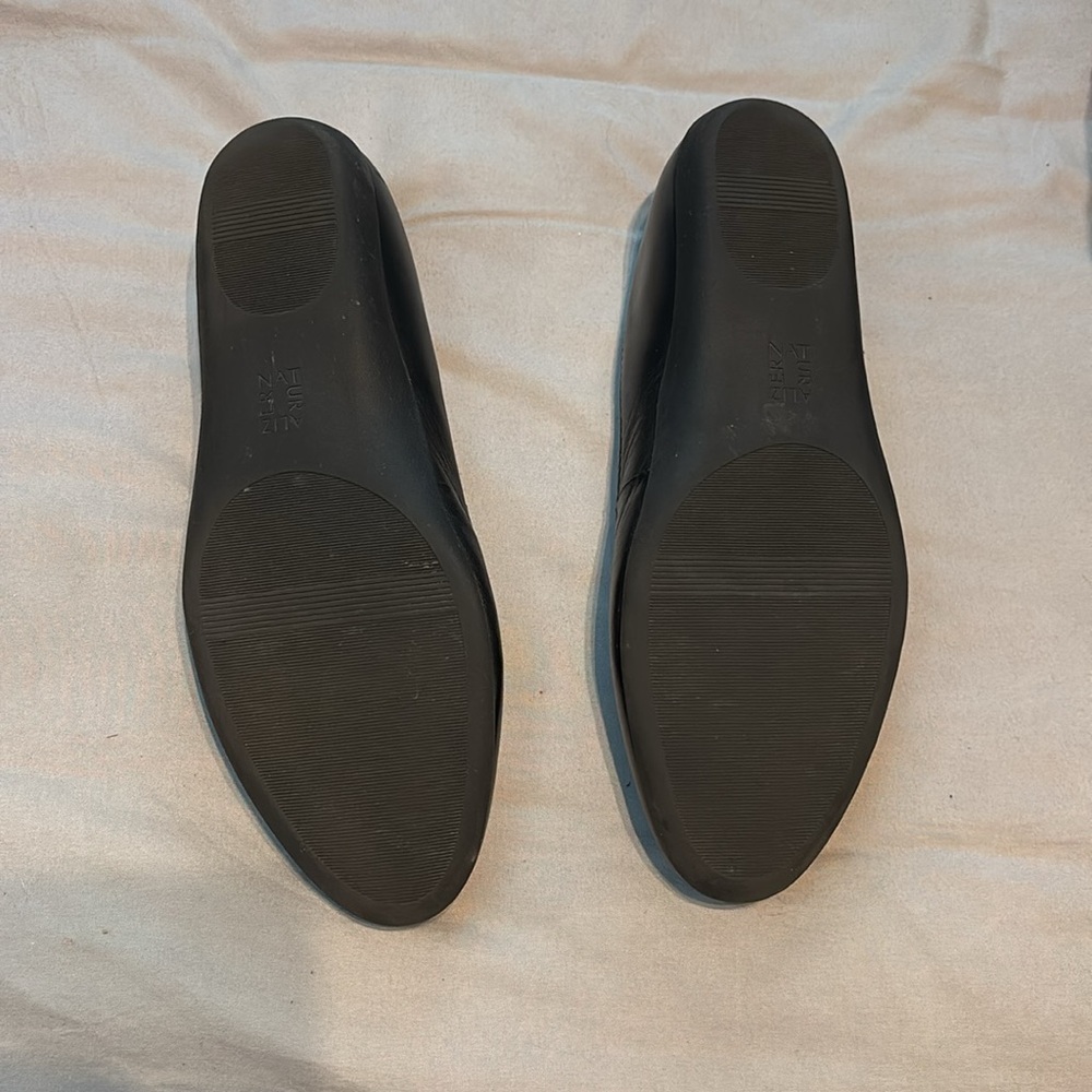Naturalizer Black Leather Flats - Picture 2 of 3
